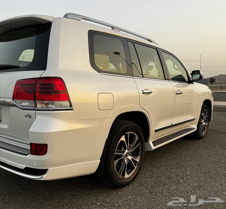 لاندكروزر GXR 2020 قراند تورينق 8V64376989383427114