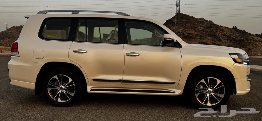 لاندكروزر GXR 2020 قراند تورينق 8V64376989383427113