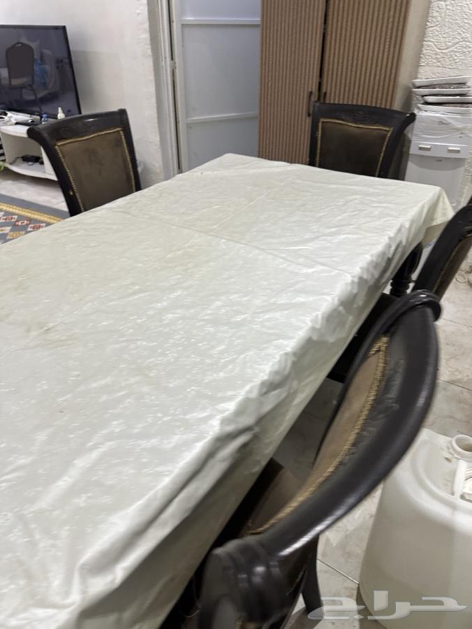 Dining table with chairs64171749910914110