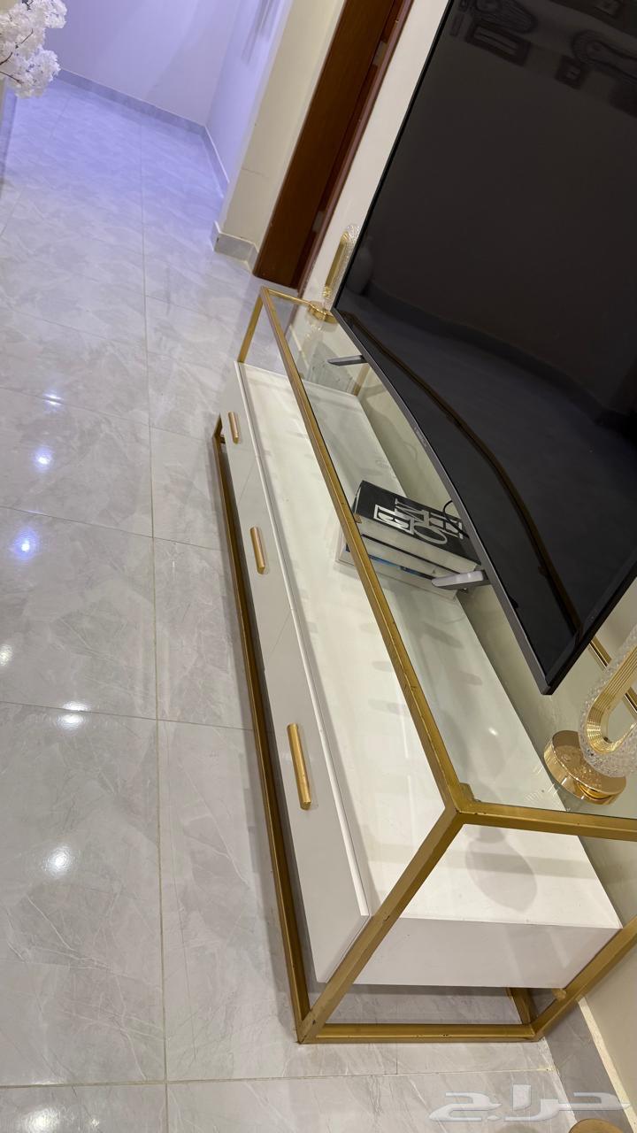 شاشه وكنب وطاولات للبيع استخدام شهر للكنب شبه الجدد64147919690626112