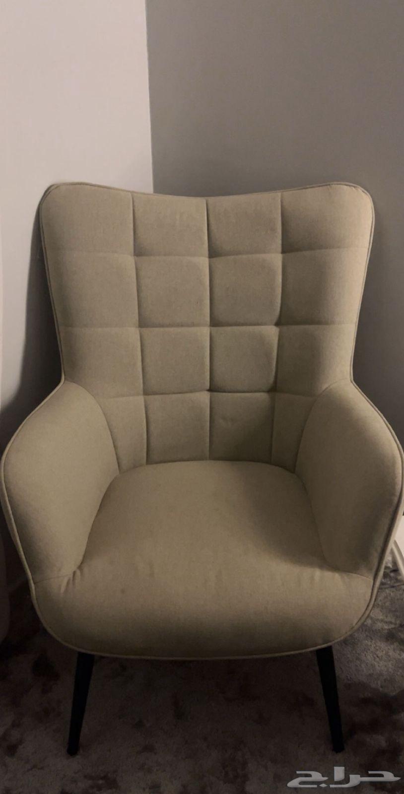 Chair with table64174290954241110