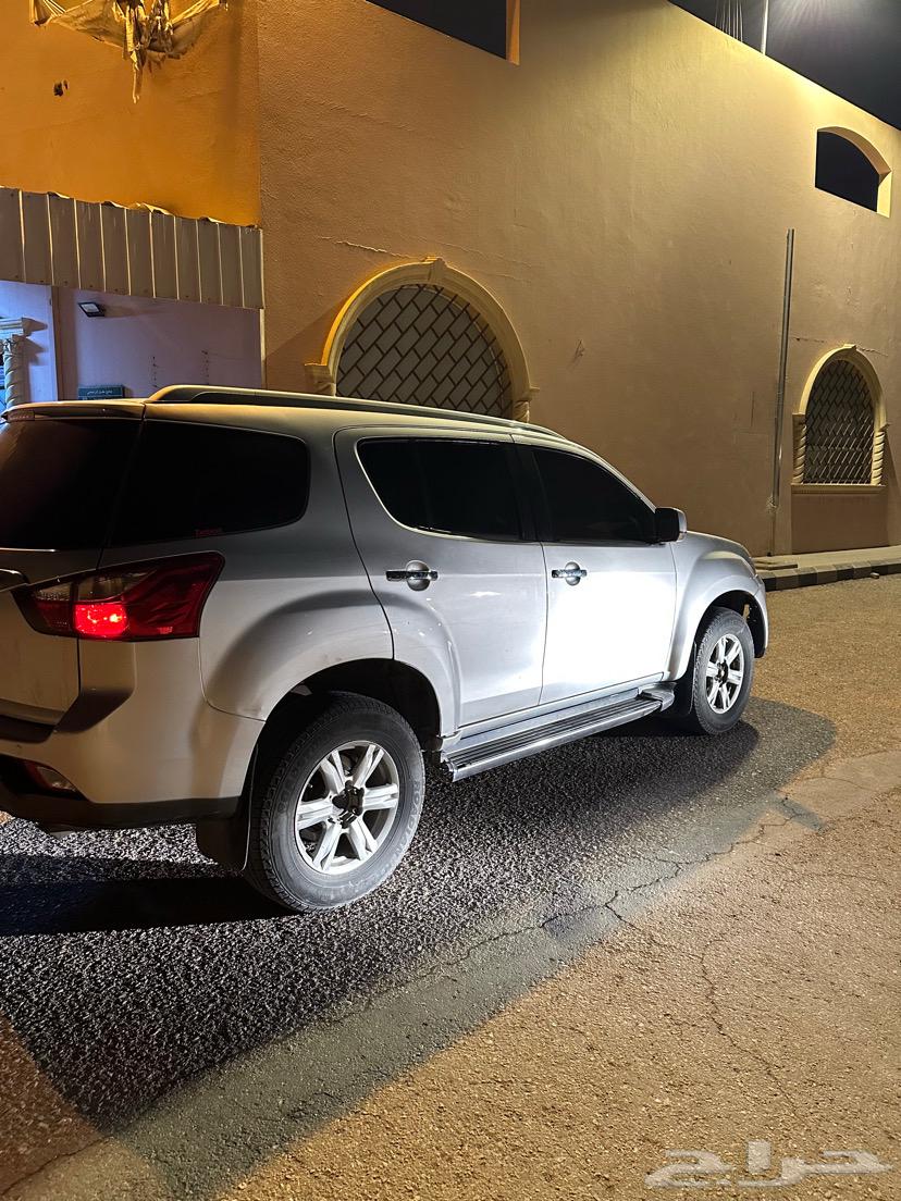 جيب ايسوزو 2015 فل كامل64384688785155114