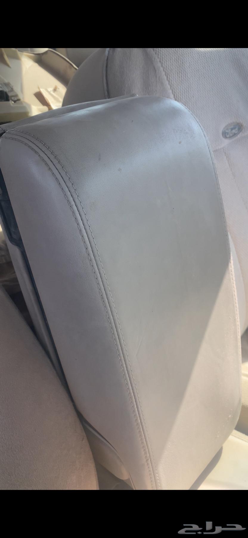 تكاية لنكن مع حامل اكواب و فتحات تكييف خلفية64377063963138112