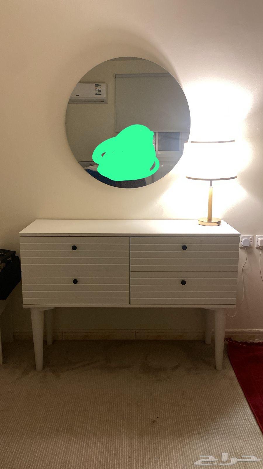 Clean used furniture (bed, dressing table and mirrors cabinet)64161975676673111