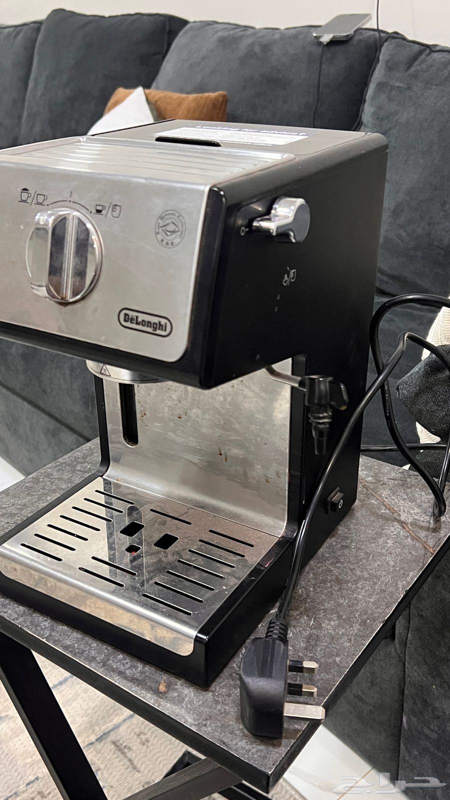 آله لصنع قهوة شركة Delonghi الحالة جيدة جد ا64168791396995110