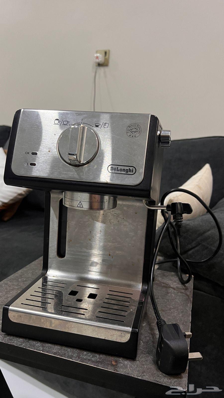 آله لصنع قهوة شركة Delonghi الحالة جيدة جد ا64168791396995111