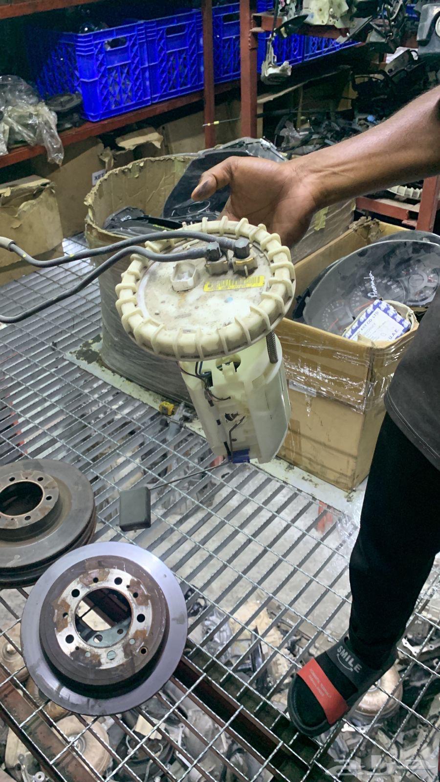 طرمبة بنزين سيكويا أو تاندرا64383594314113110