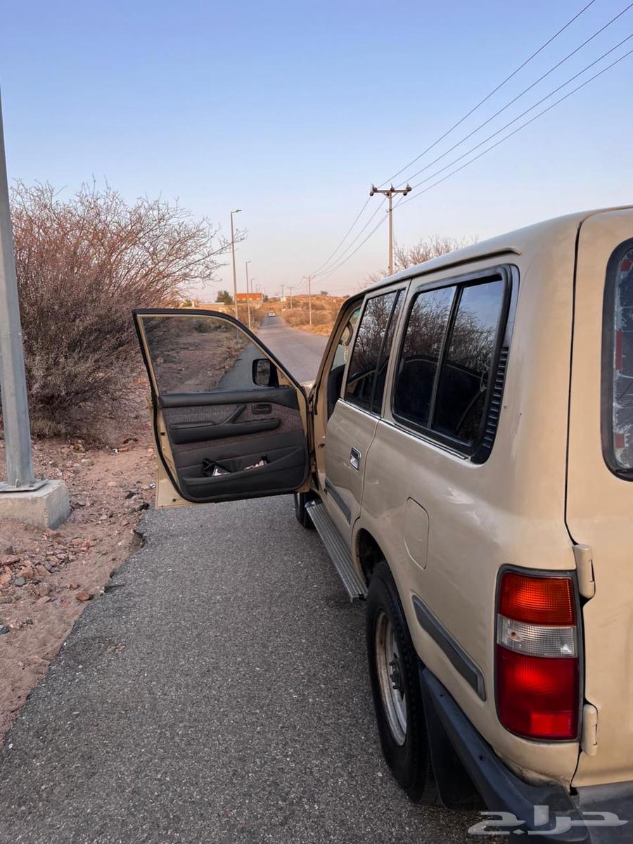 جيب صالون موديل 92 نظيف محركات شرط64381712521347111