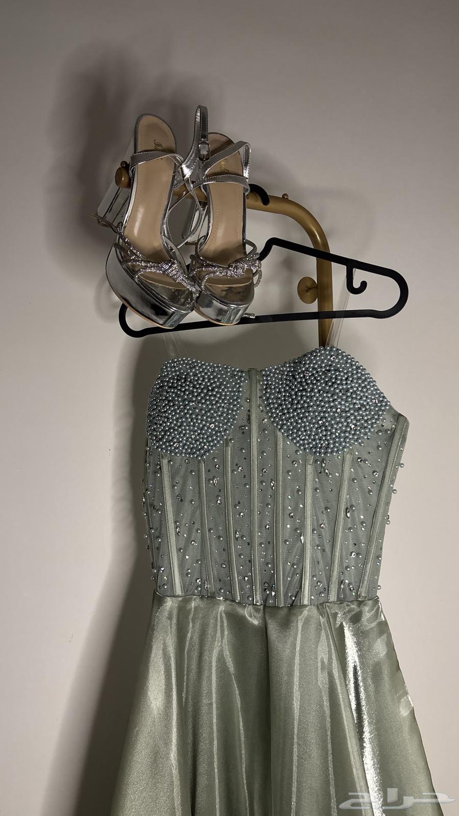 فساتين للبيع64186073014403111