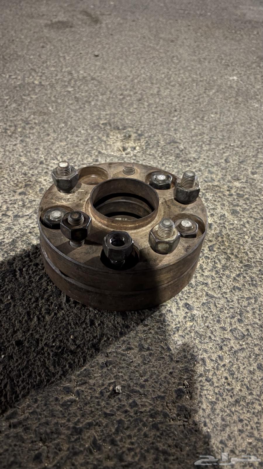 تباريز 5 مسامير تركب على سيارات كثير .64385523175554111