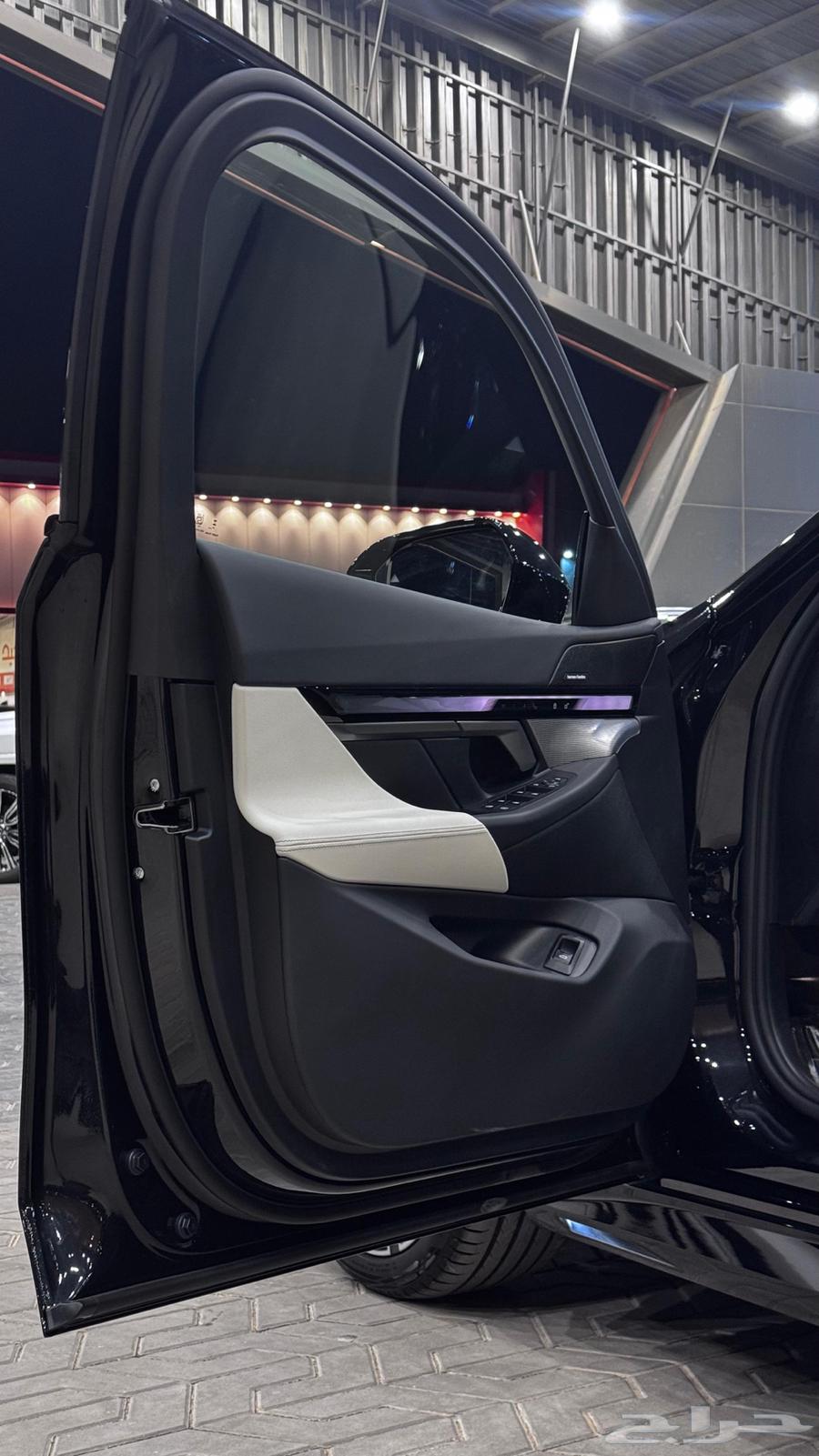 Even if your salary is irregular, BMW 520 model 2564385859467267114