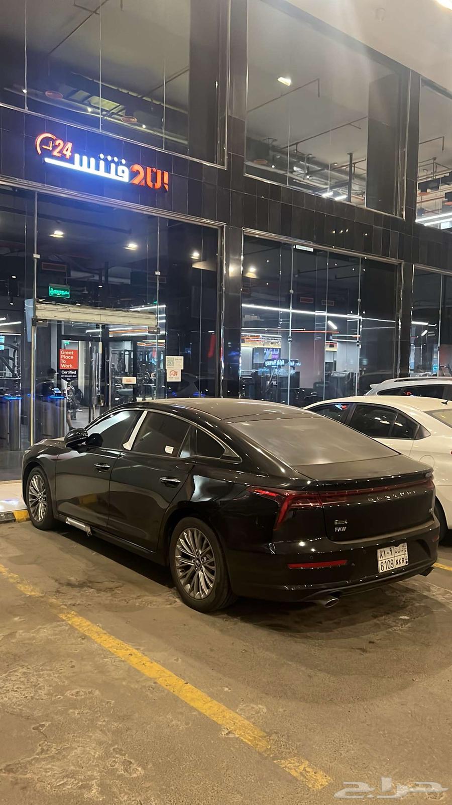 بيستون 7064386082446849111