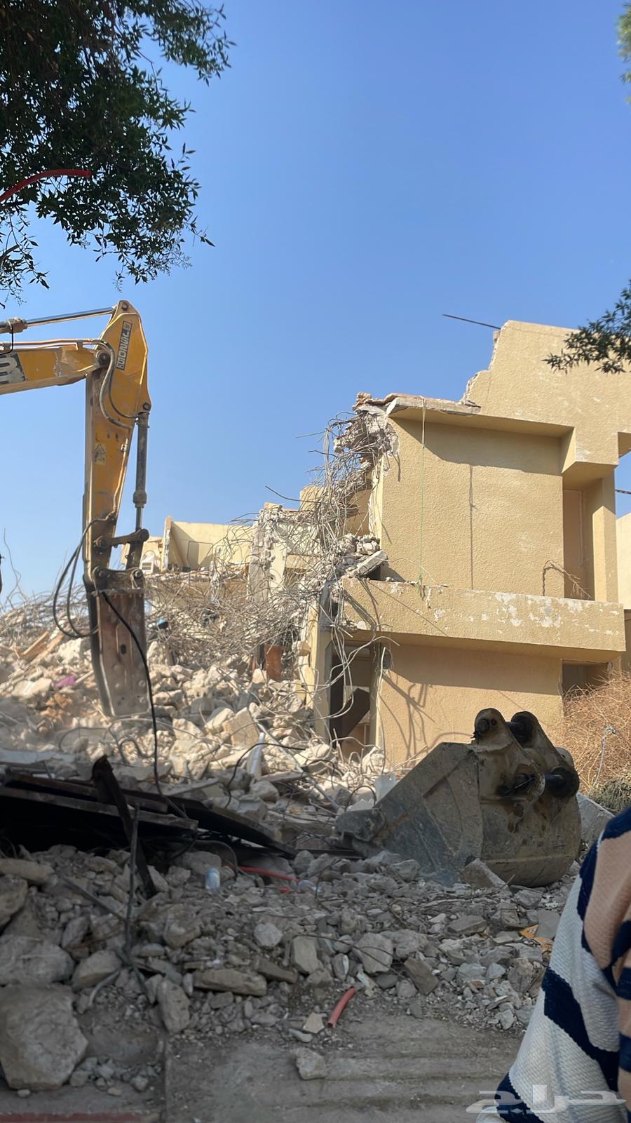 بوكلينات حفر وترحيل64386710769667111