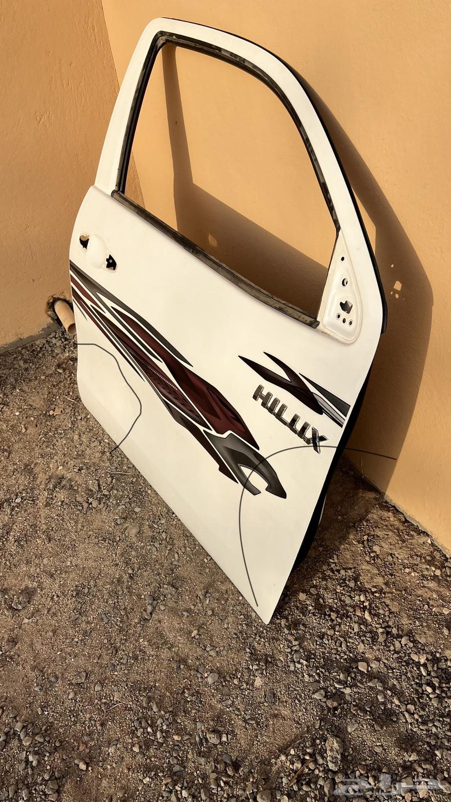 باب هيالكس يمين فيه ضربه ومعدل عناعم وكاله64395337784961110