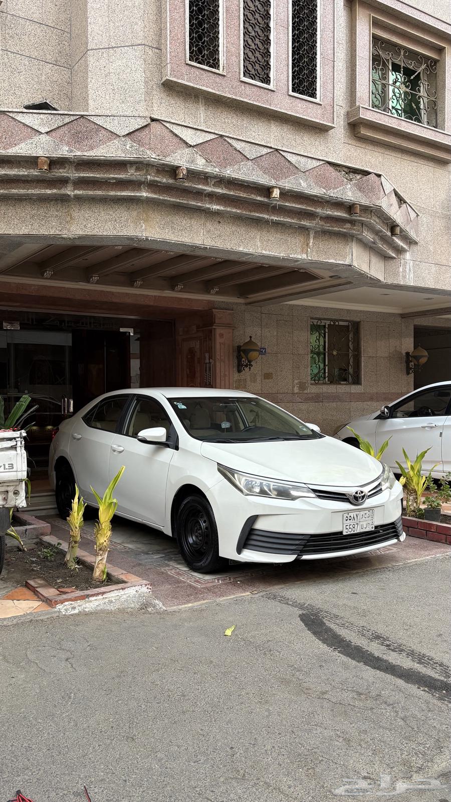 تويوتا كورولا 2018 ابيض64391729011714111