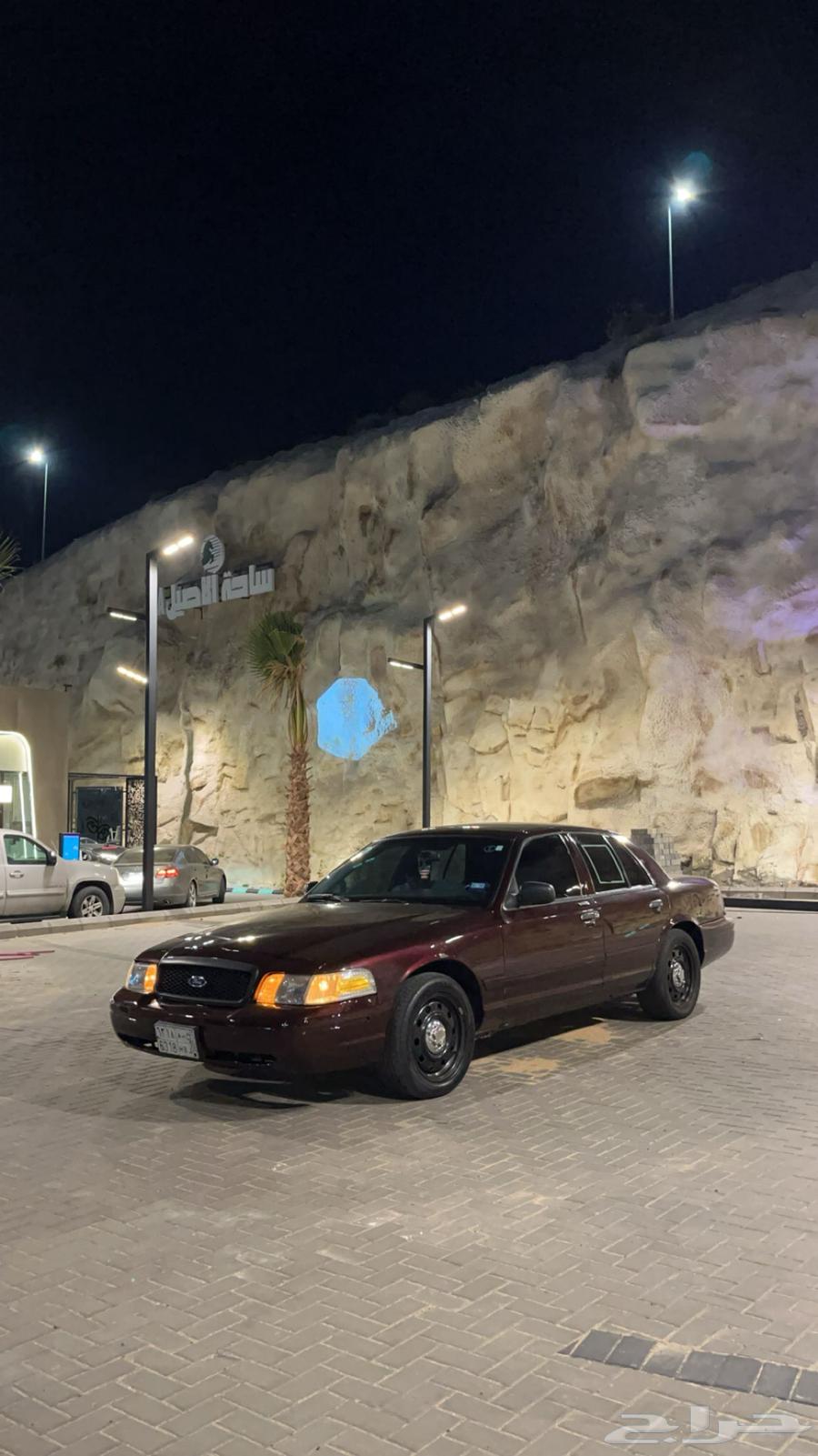 للبيع فورد فكتوريا امريكي64386124148355110