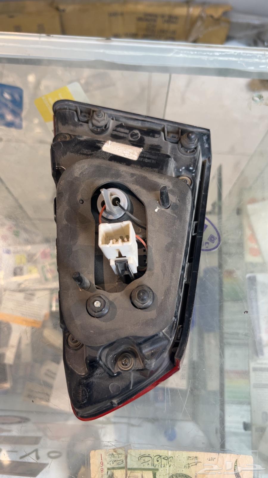 اسطب كدينزا 2015يمين اصلي وكاله64389584802817111