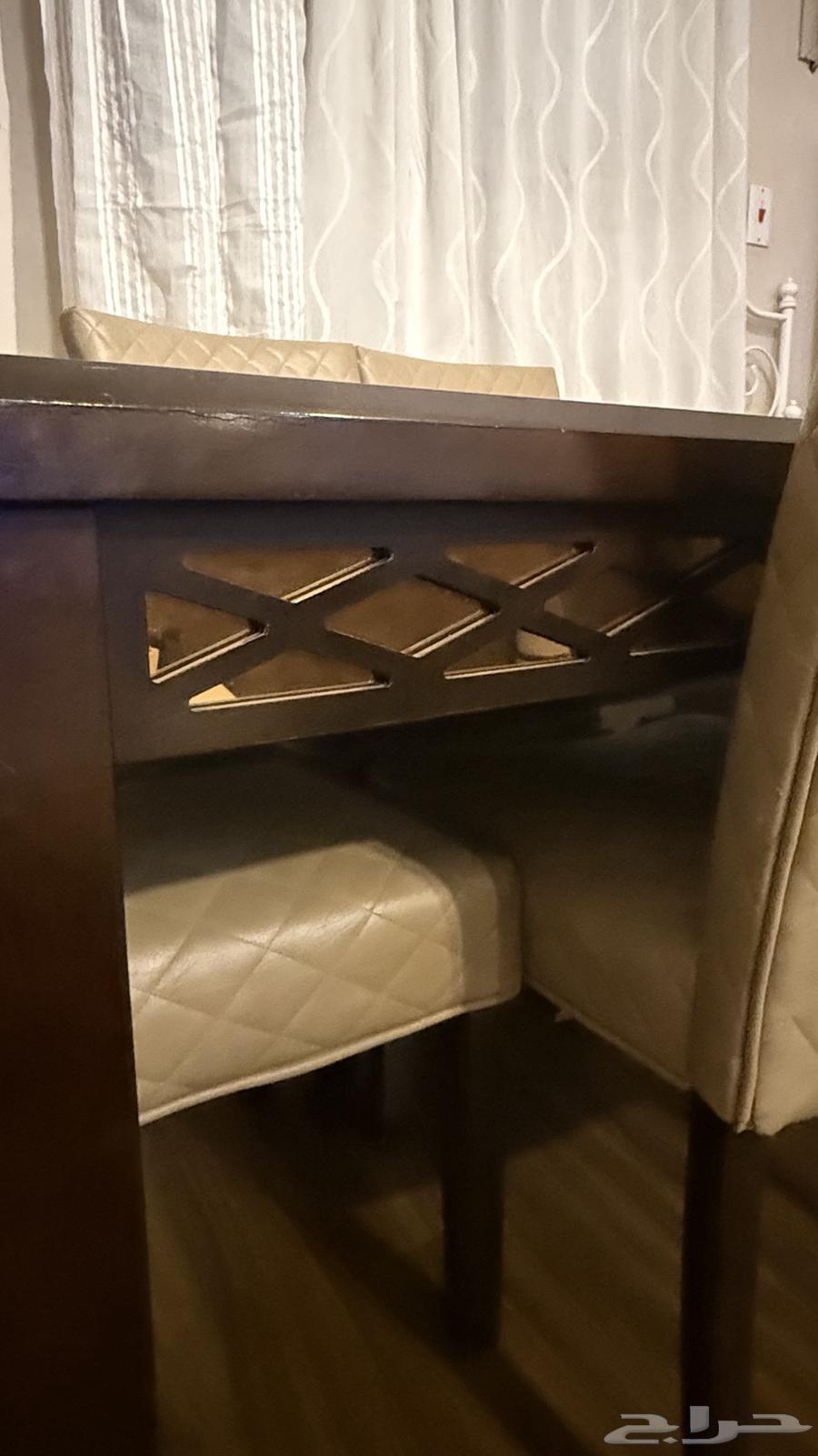 طاولة طعام للبيع64197055113474112