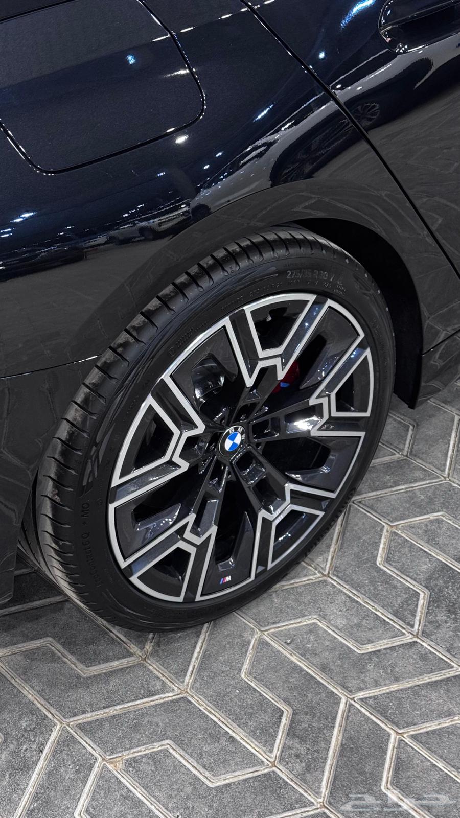 Even if your salary is irregular, BMW 520 model 2564385859467267112