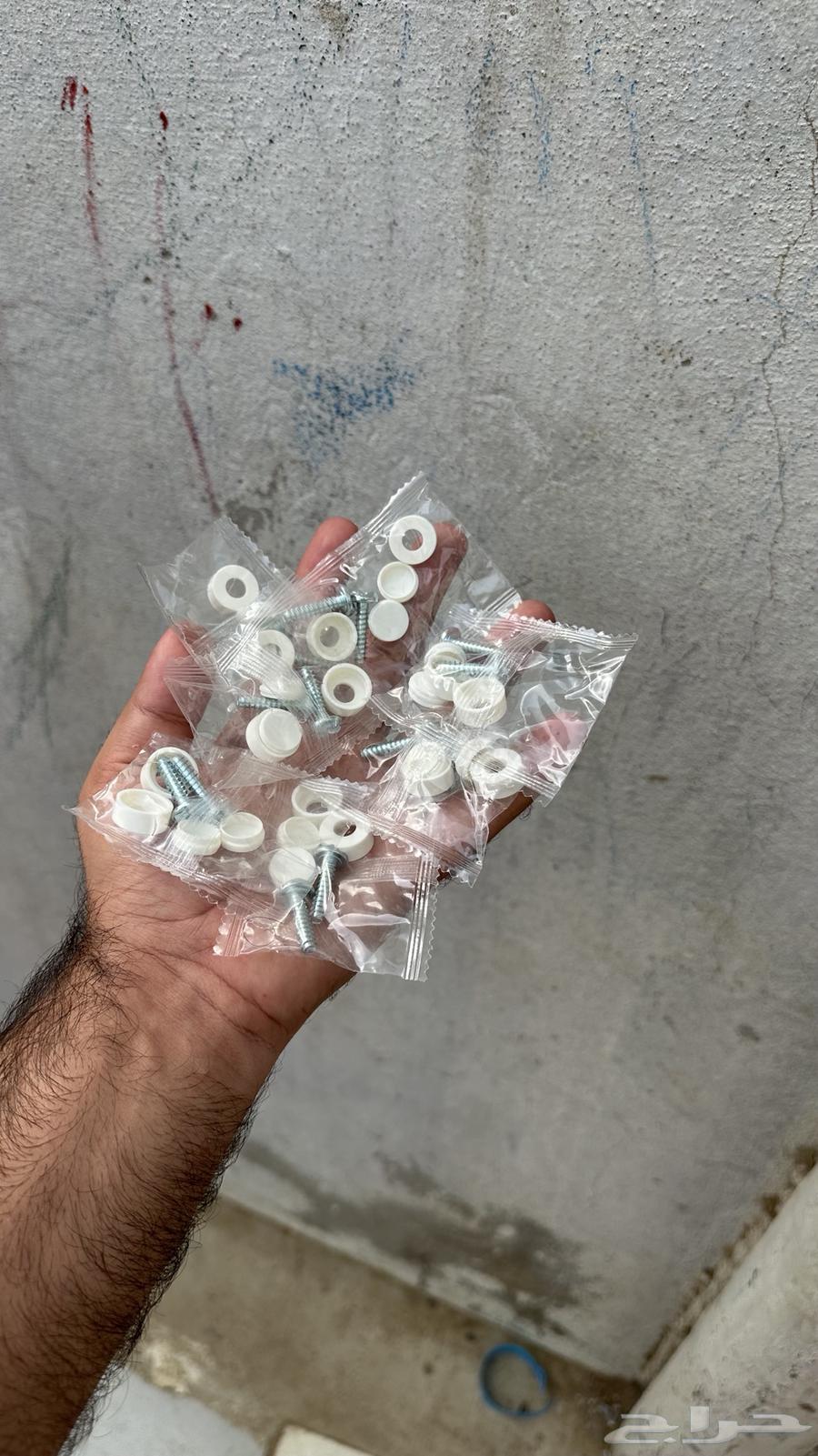 مسامير مرور ل  لوحة سيارات مسامير اصلي جديده لكل سيارات64387132145539111