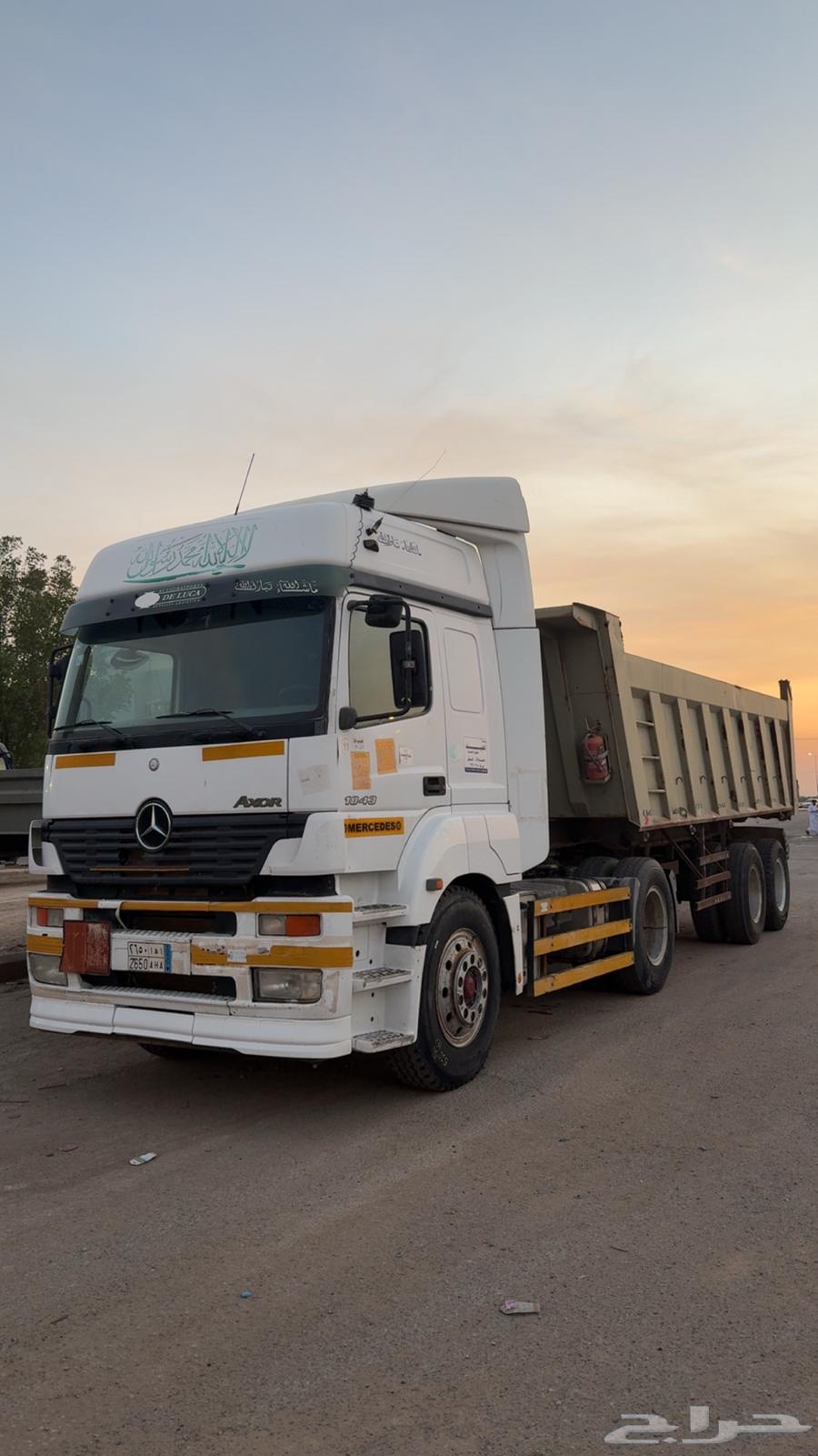 للايجار تريلة مرسيدس موديل 2003 مع صندوق 24 متر64394965428865110