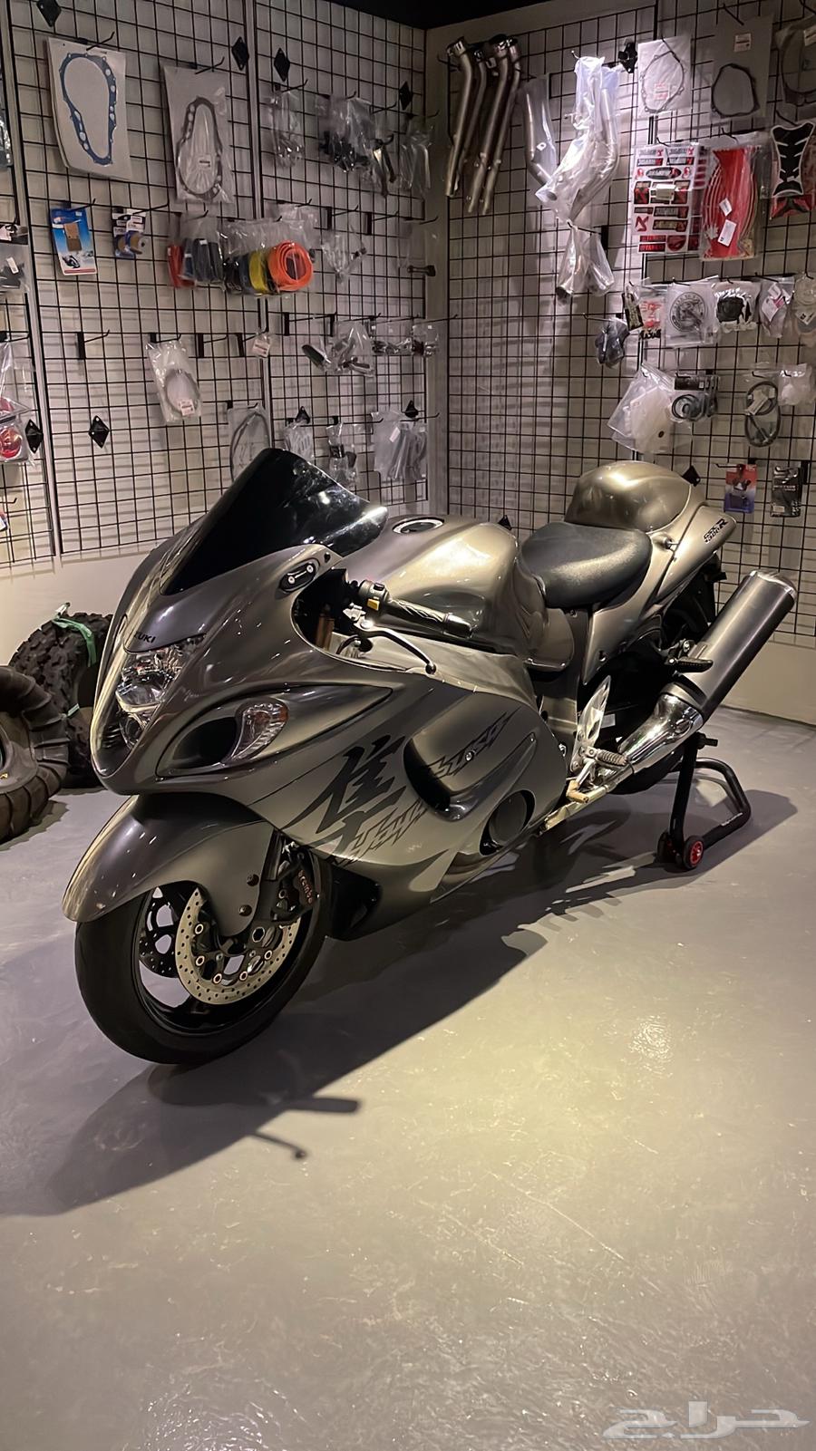 سوزوكي هايبوزا 1300 202064391990069377111