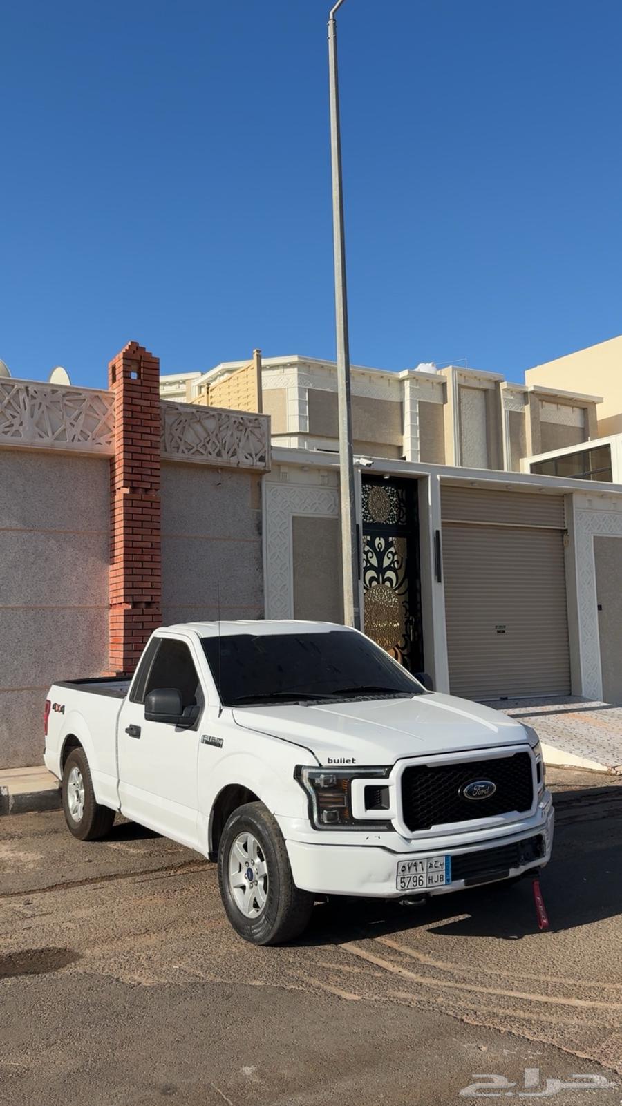 There is an issue with the transmission and the sale is permitted F150 2018 Camaro 5.063667520063361111