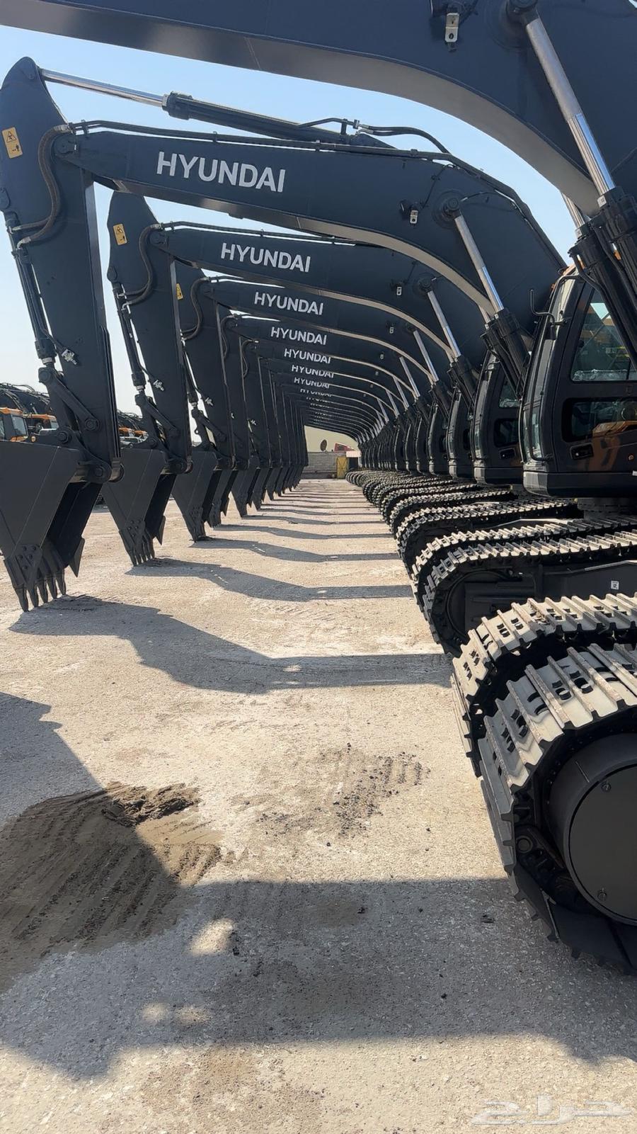 بوكلينات للايجار. ( Excavator for rent )64387536723458112