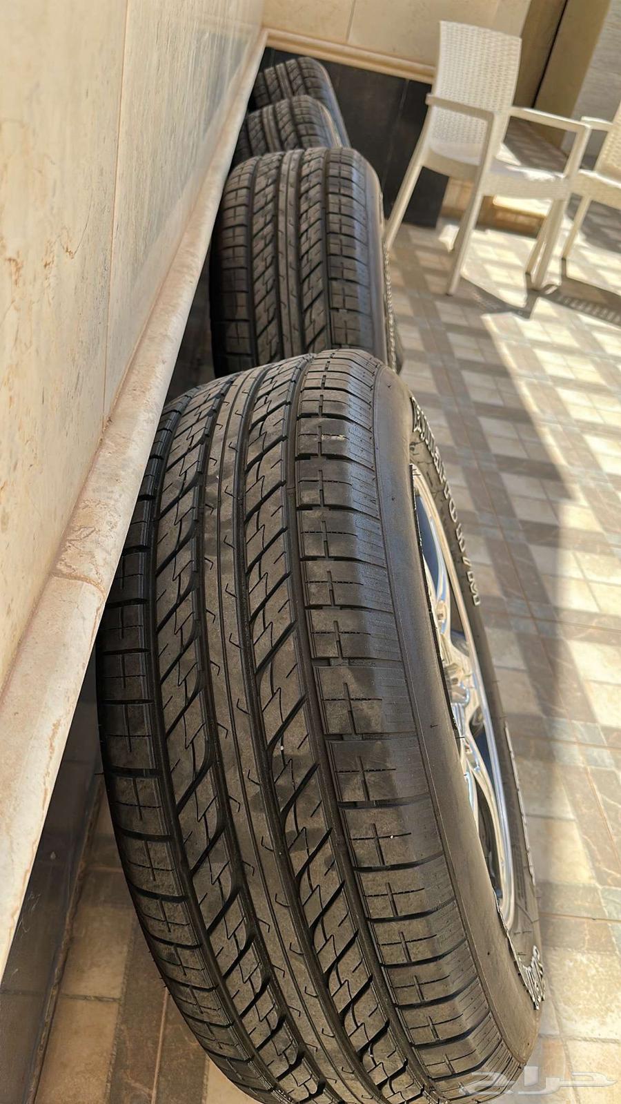 Hankook-like tires (imported from Abu Saher) with butterfly rims64390995312258111