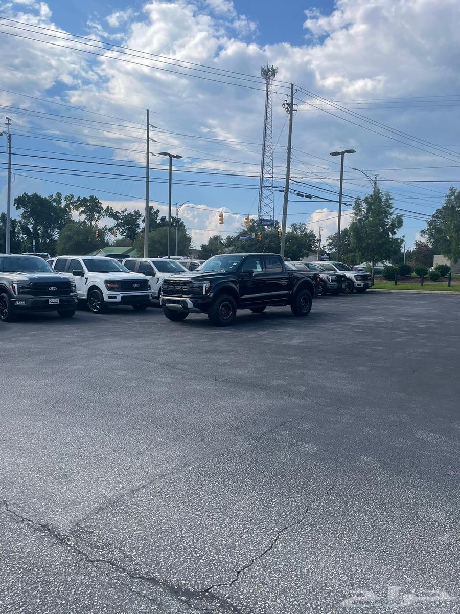 For those interested in Ford cars from America, contact only if serious64385620936963112