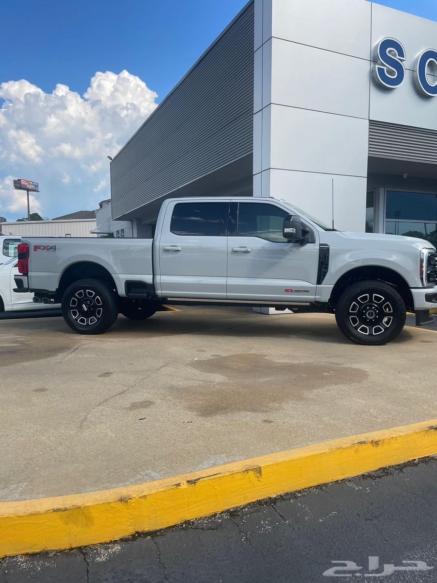 For those interested in Ford cars from America, contact only if serious64385620936963113