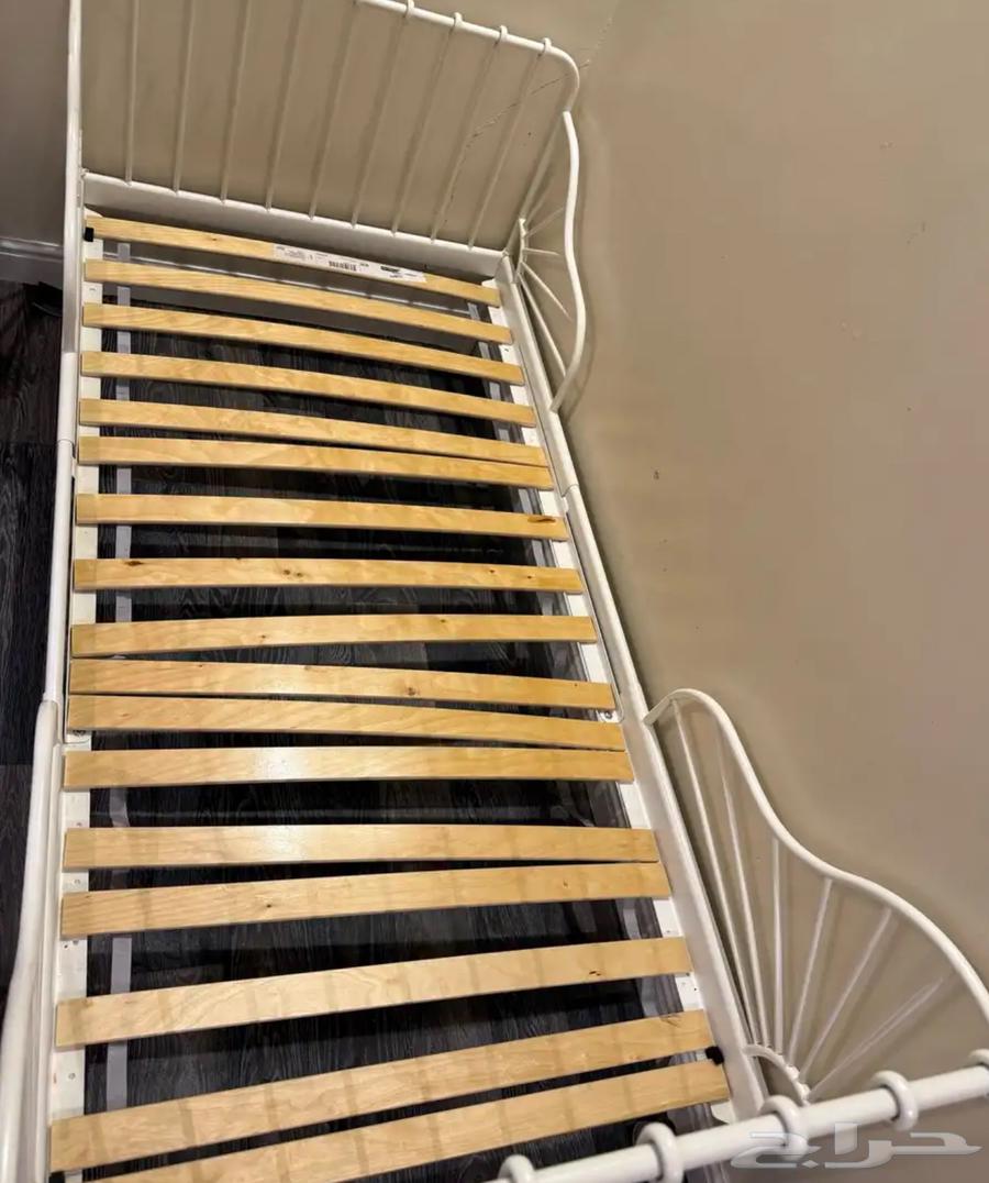 Bed that expands and contracts64195578032001112