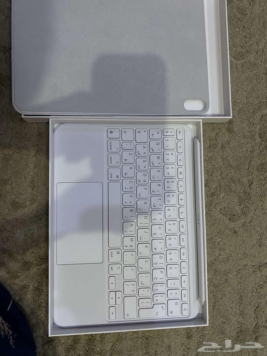 For sale iPad 10th generation keyboard and case64202836299394112