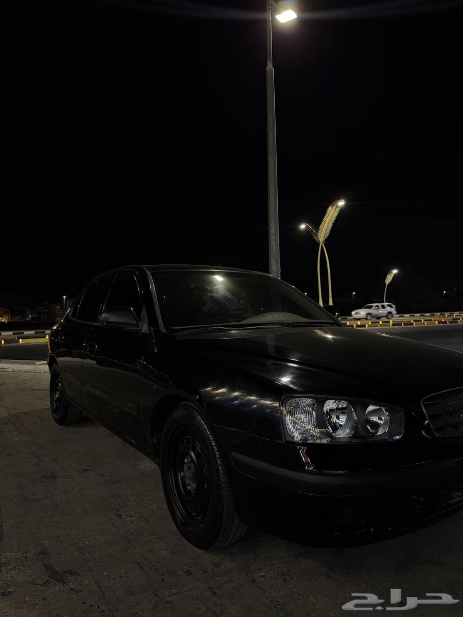 Intera 2002 with distinctive plate QLM 22364385578505601114