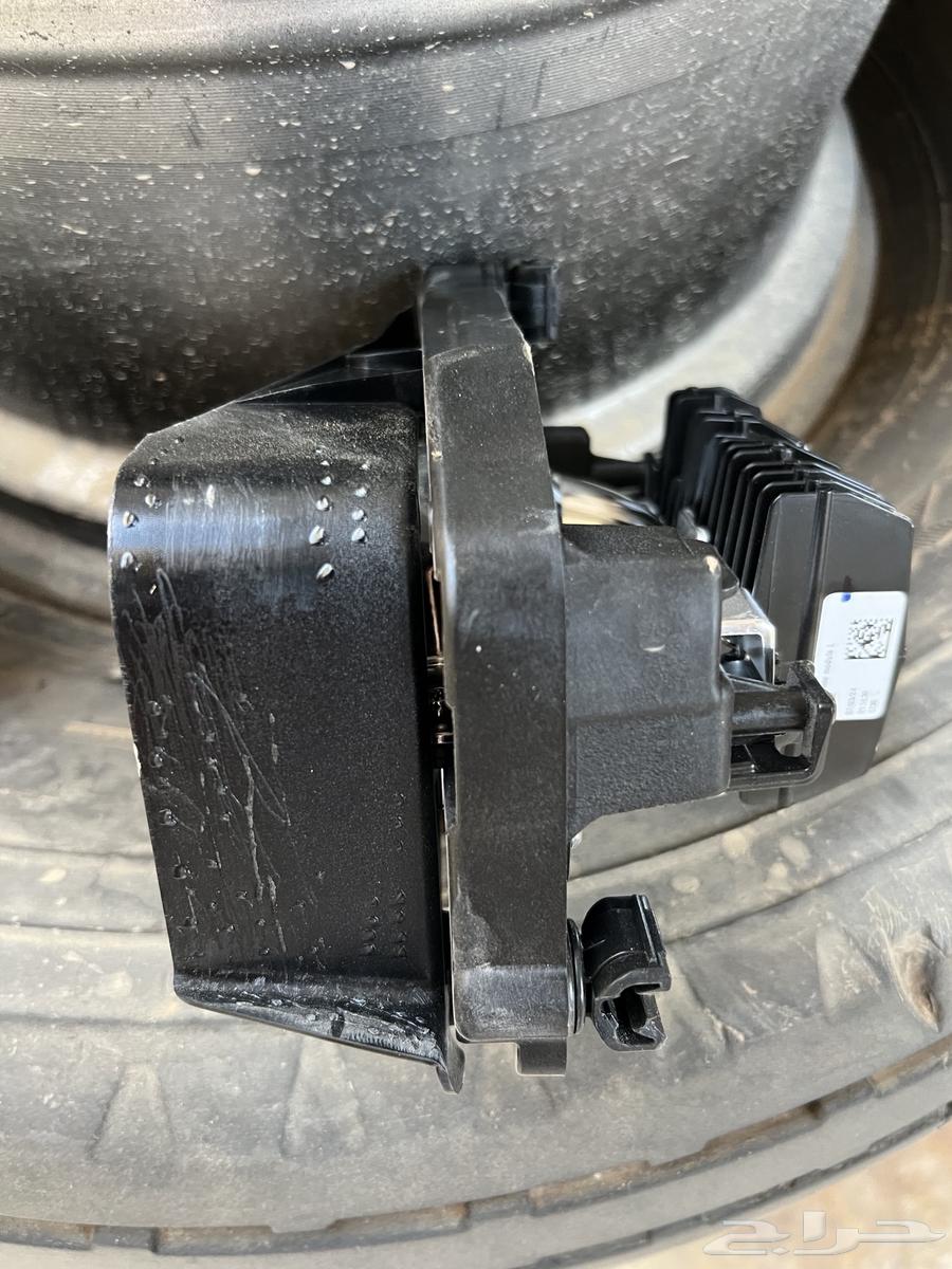 Left candle under the 24 Torus, clean agency right64386501240195111