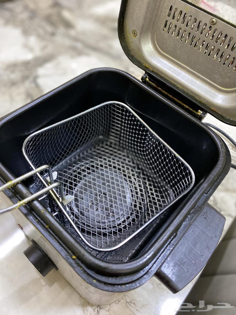 Deep fryer, 1.5 liters, 900 watts, excellent condition, for sale for 50 SAR.64198126052866110