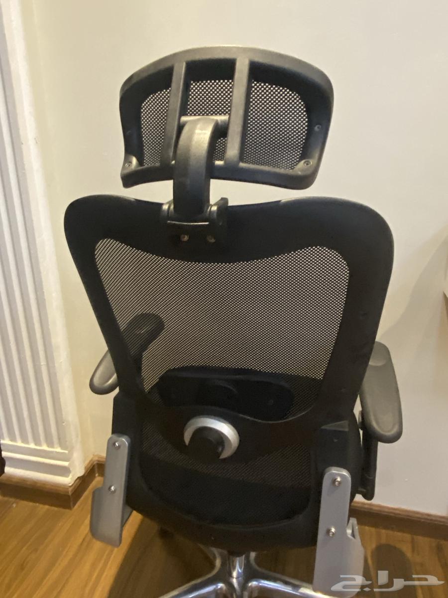 كرسي مكتبي نظيف64188549755778112