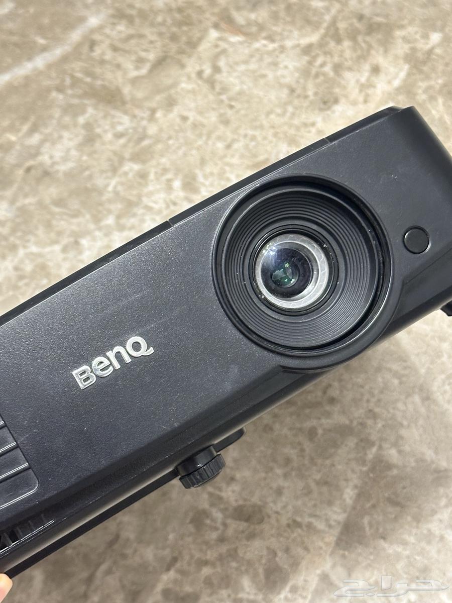 Projector64194453894146114