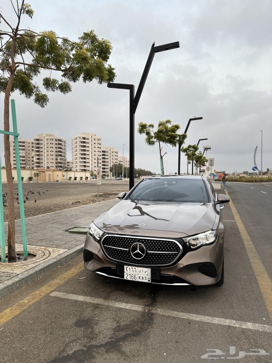 مرسيدس E200 2024 فل كامل شبه اصفار 4 الف فقط64389308389123110