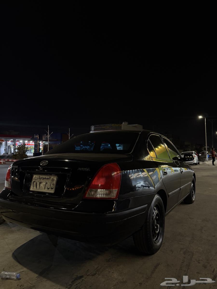 Intera 2002 with distinctive plate QLM 22364385578505601113