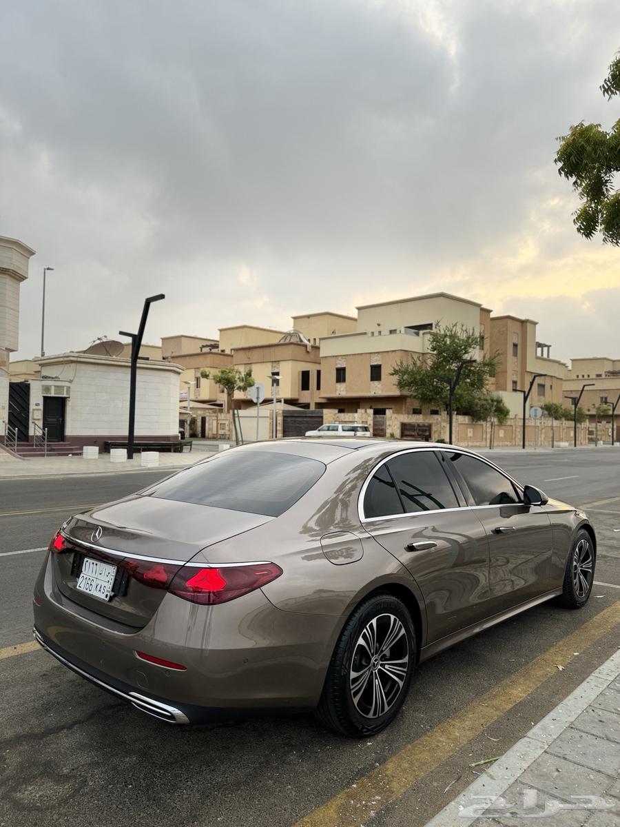 مرسيدس E200 2024 فل كامل شبه اصفار 4 الف فقط64389308389123114