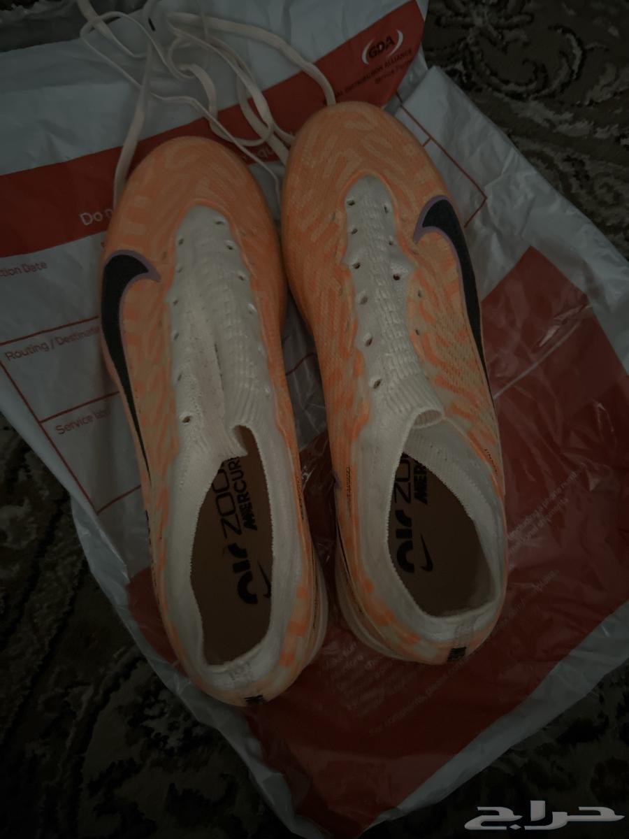 Nike football boot from Football Store, brand new, never used (180) size (39)64189455996801111