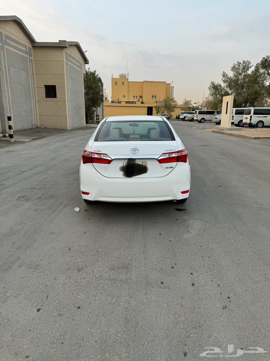 تويوتا كورولا2015 القير عادي ممشى 180 ألف64386529176322111
