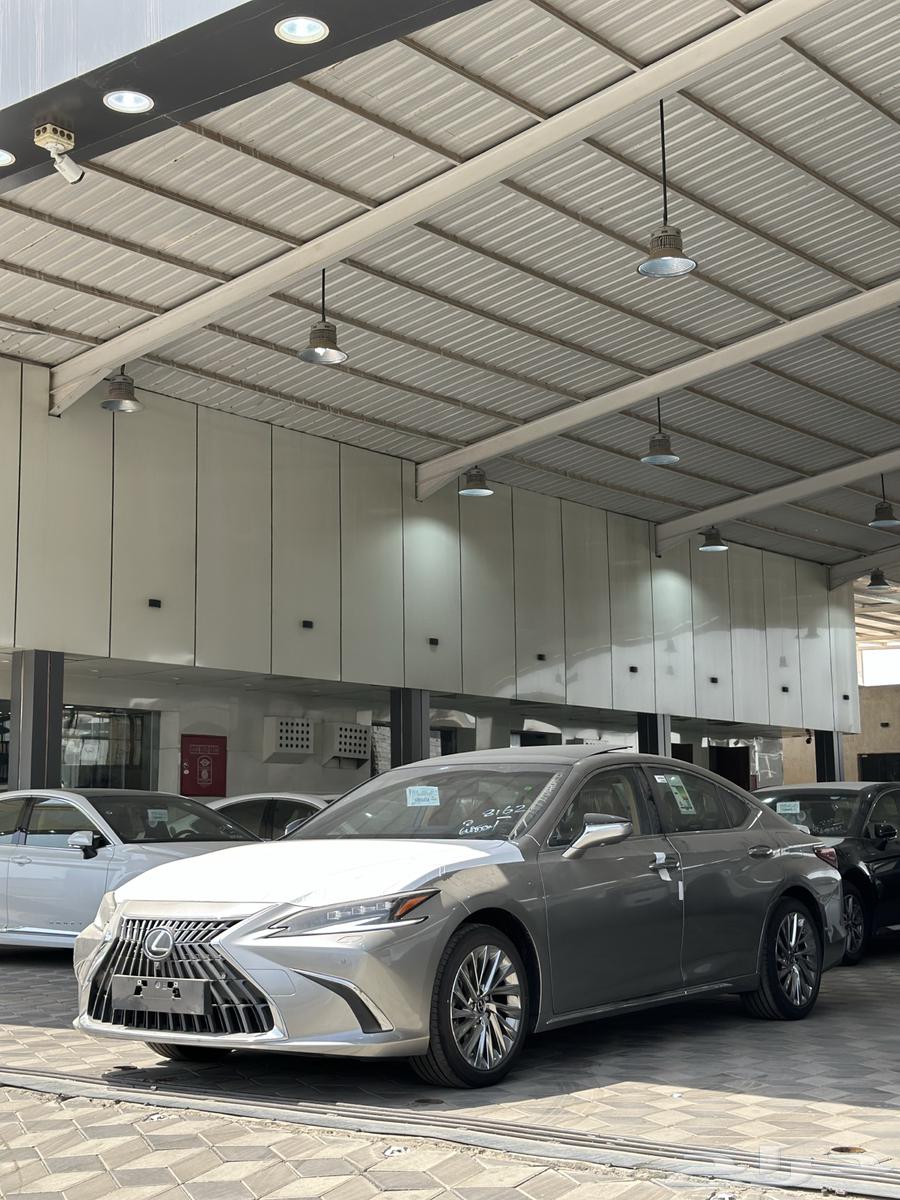 لكزس ES350 فئة DD فل كامل موديل 202564388134680577110