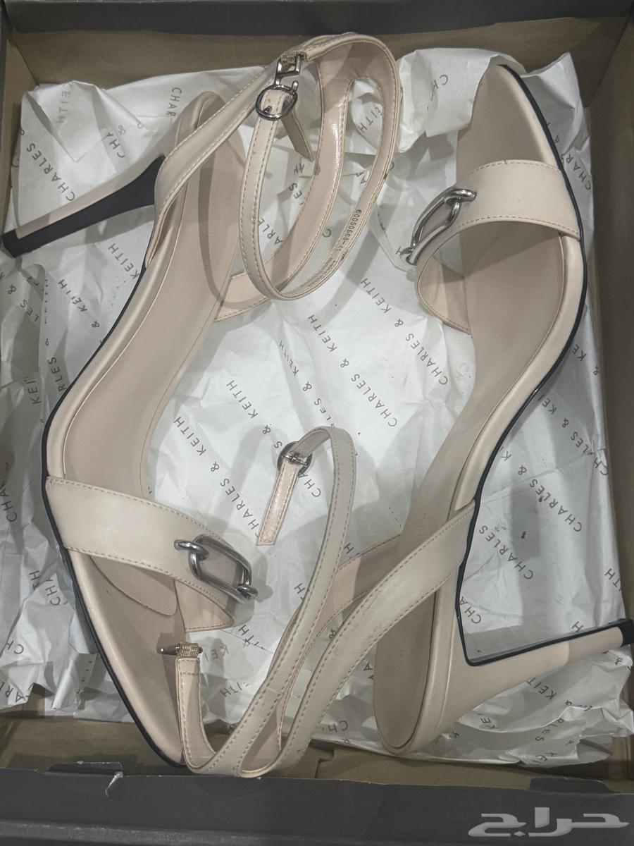 كعب من Charles   Keith64202429685121111