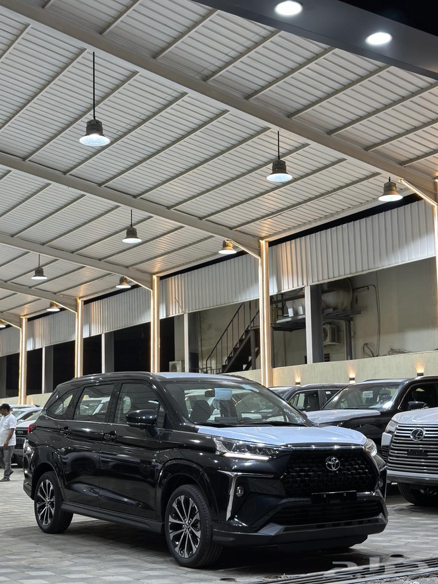 تويوتا فيلوز GLX بنزين الوان اسود موديل 202564388120849667111