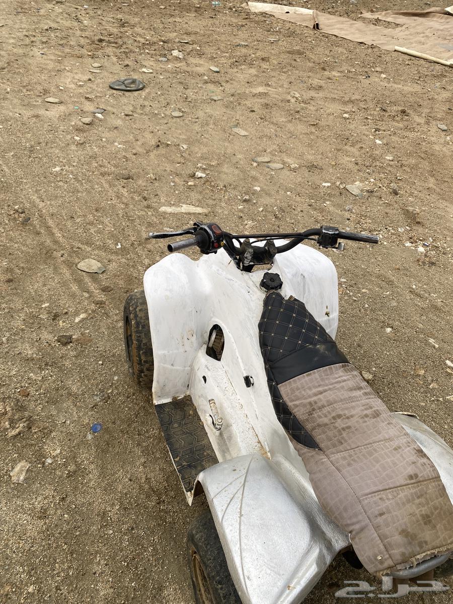 Four-wheeled tracked vehicle with handles64386641309825112