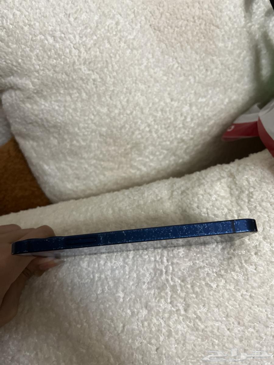 iPhone 1264202229415042114