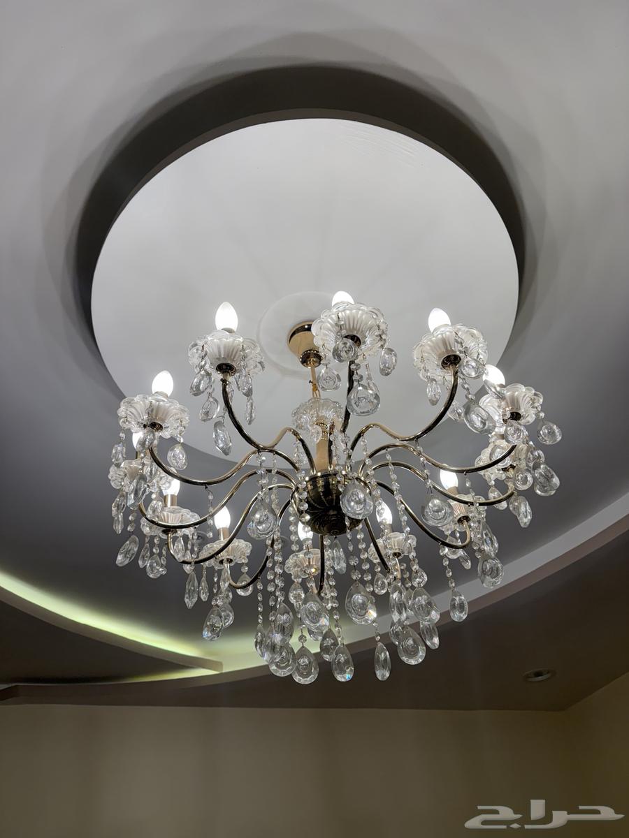 Luxurious chandelier with 12 bulbs, almost new, never used, just for decoration.64178956473346110