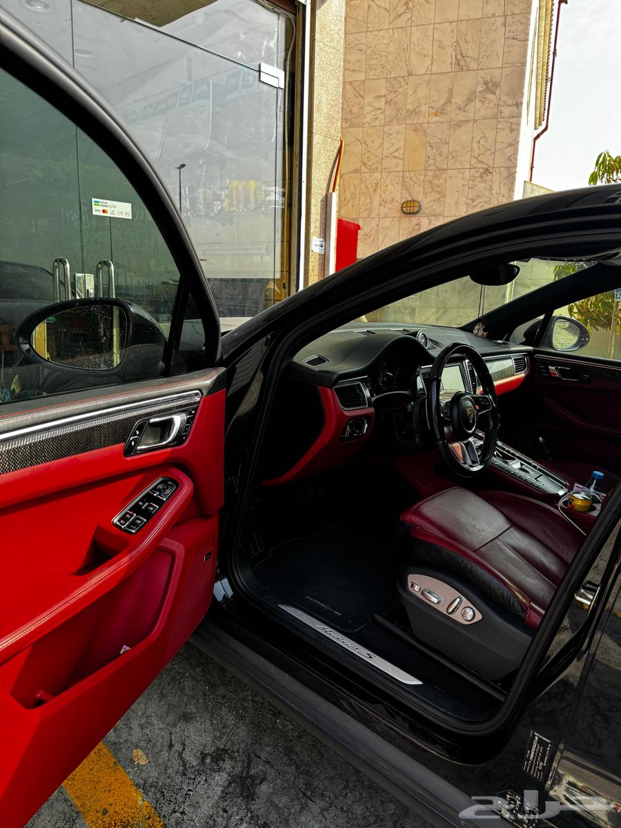 Porsche Macan 201664391229048065111